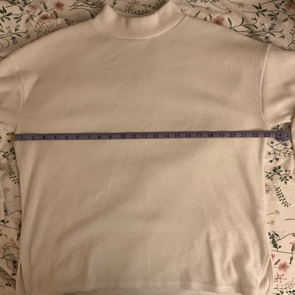 Romi story | Cream/White Mock Neck Sweater | Size XL - Picture 5 of 6